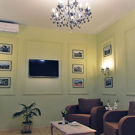 Classic Apartment On Zhukovskoho Odesa Exterior foto